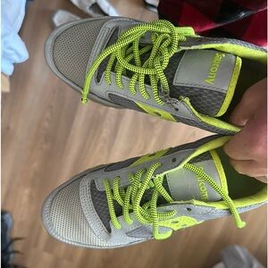 #SAUCONY JAZZ 7M / 8.5 WOMENS